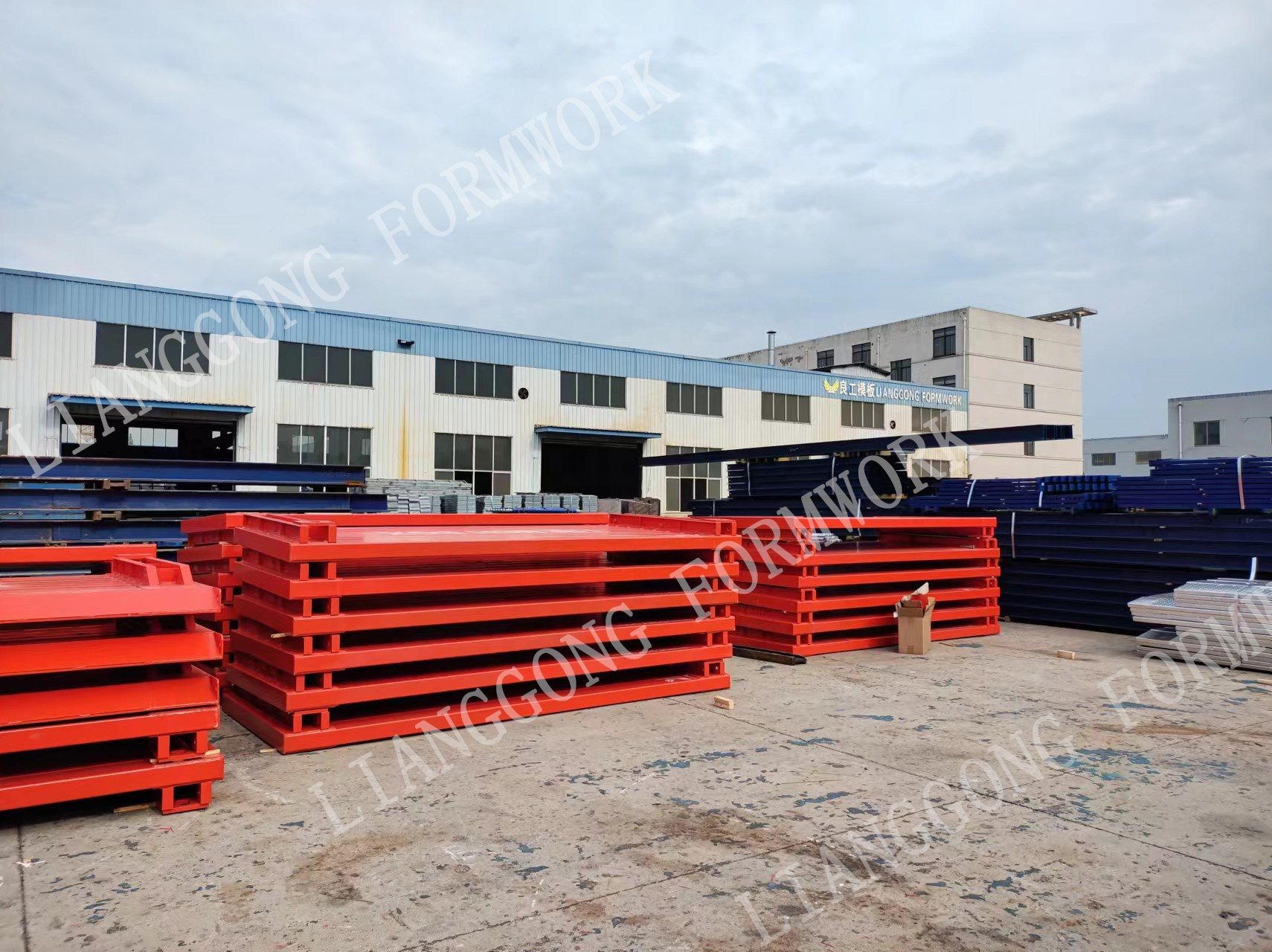 China Lianggong Caja de apuntalamiento de zanjas con protectores de zanjas de acero ajustables personalizados para la construcción de zanjas