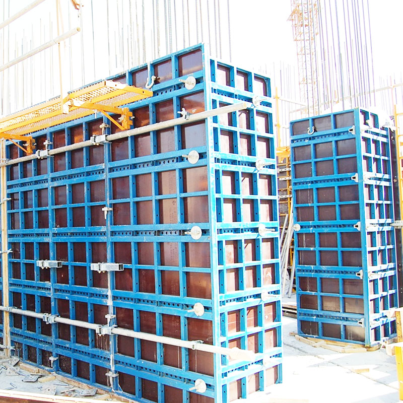 ¿Cuál es la diferencia entre encofrados de madera y encofrados de acero?