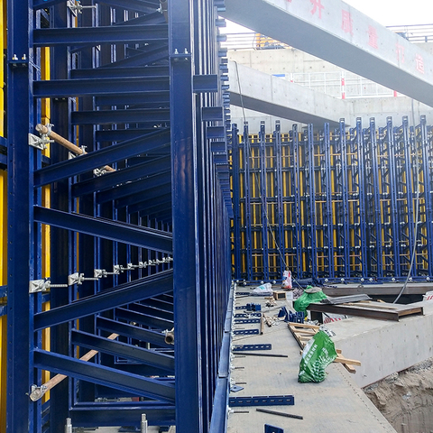 Soporte de acero de un solo lado para pared protectora de hormigón